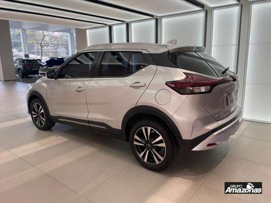 NISSAN-KICKS PLAY-2025