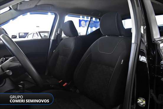 NISSAN-KICKS PLAY-2025