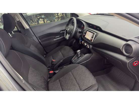 NISSAN-KICKS PLAY-2025