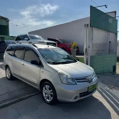 NISSAN-LIVINA-2012