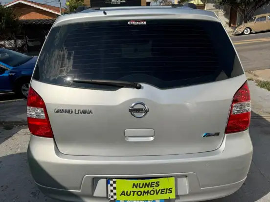NISSAN-LIVINA-1.8 S 16V FLEX 4P AUTOMÁTICO NISSAN-LIVINA-2012