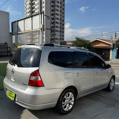 NISSAN-LIVINA-2012