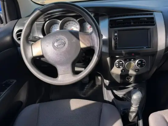 NISSAN-LIVINA-1.8 S 16V FLEX 4P AUTOMÁTICO NISSAN-LIVINA-2012