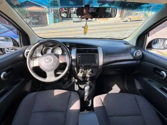NISSAN-LIVINA-1.8 S 16V FLEX 4P AUTOMÁTICO NISSAN-LIVINA-2012