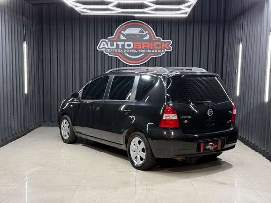 NISSAN-LIVINA-1.8 SL 16V FLEX 4P AUTOMÁTICO NISSAN-LIVINA-2011