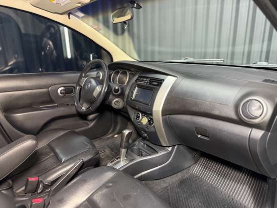 NISSAN-LIVINA-1.8 SL 16V FLEX 4P AUTOMÁTICO NISSAN-LIVINA-2011