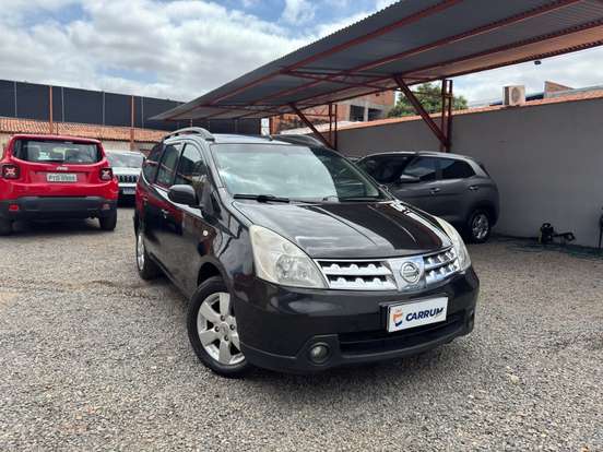 NISSAN-LIVINA-2010