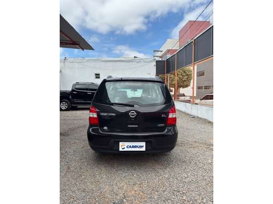 NISSAN-LIVINA-1.8 SL 16V FLEX 4P AUTOMÁTICO NISSAN-LIVINA-2010