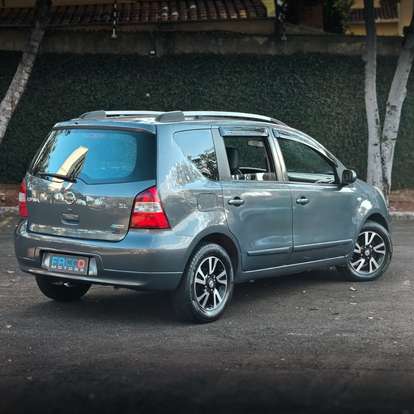 NISSAN-LIVINA-2012