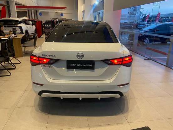 NISSAN-SENTRA-2024