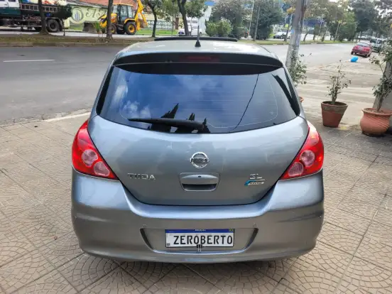 NISSAN-TIIDA-1.8 SL 16V FLEX 4P AUTOMÁTICO NISSAN-TIIDA-2011