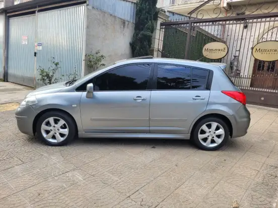 NISSAN-TIIDA-2011