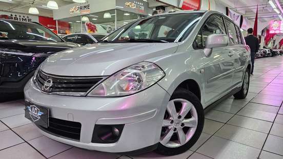 NISSAN-TIIDA-2010