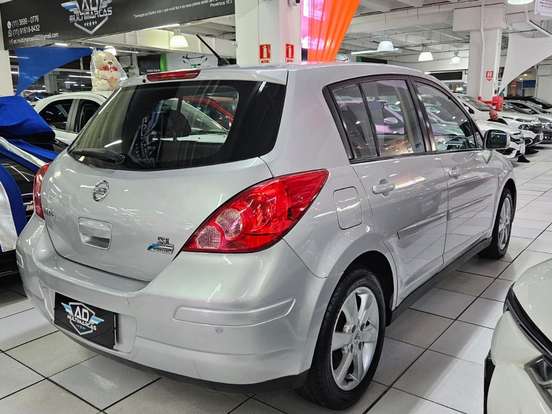 NISSAN-TIIDA-1.8 SL 16V FLEX 4P MANUAL NISSAN-TIIDA-2010
