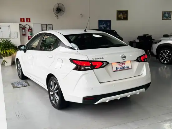 NISSAN-VERSA-2025