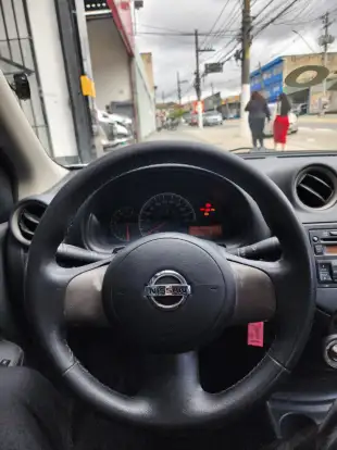 NISSAN-VERSA-2012