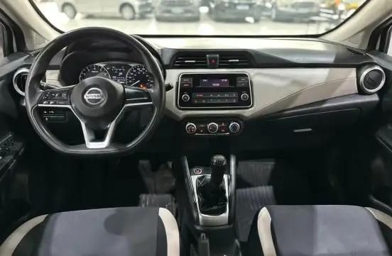 NISSAN-VERSA-2021