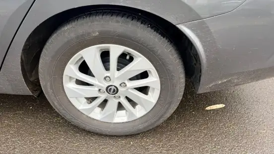 NISSAN-VERSA-2024