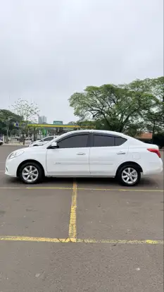 NISSAN-VERSA-2014