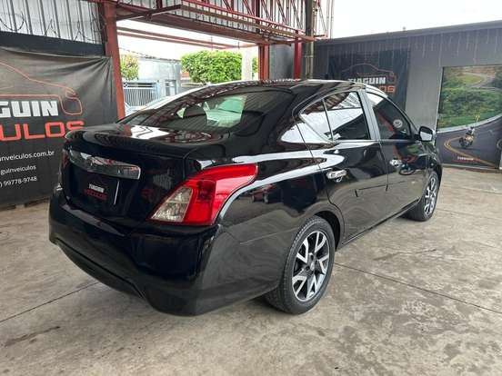 NISSAN-VERSA-2018