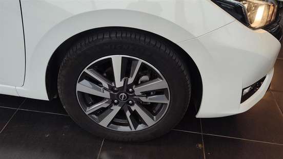 NISSAN-VERSA-2024