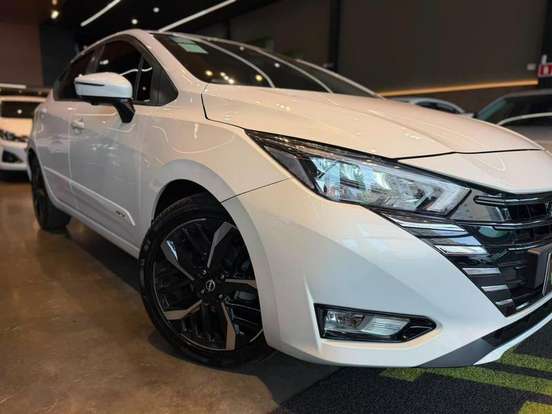 NISSAN-VERSA-2023