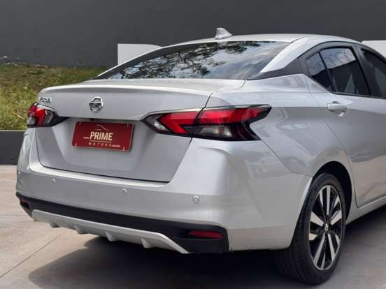 NISSAN-VERSA-2022