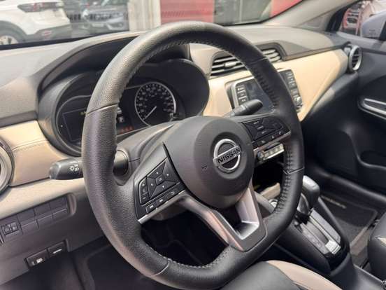 NISSAN-VERSA-2022