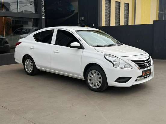 NISSAN-VERSA-2016