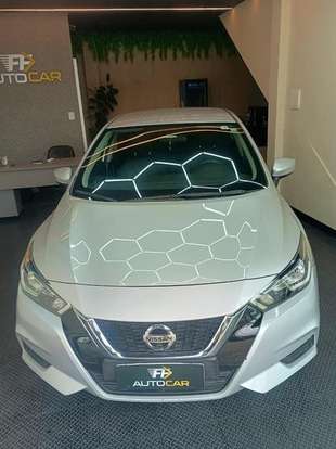 NISSAN-VERSA-2021