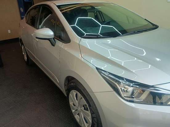 NISSAN-VERSA-2021