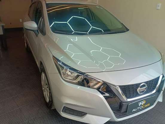 NISSAN-VERSA-2021