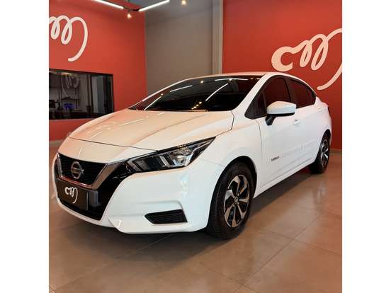 NISSAN-VERSA-2021