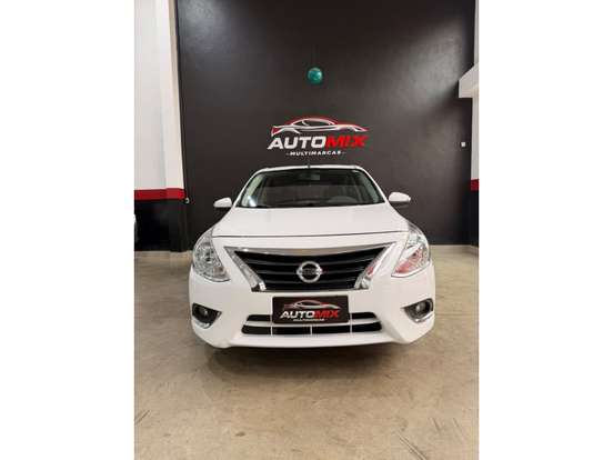 NISSAN-VERSA-2018