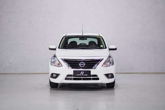 NISSAN-VERSA-2017