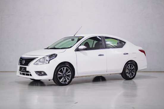 NISSAN-VERSA-2017