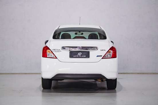 NISSAN-VERSA-2017