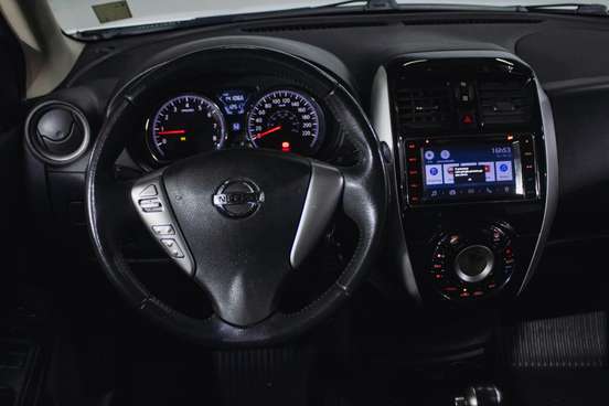 NISSAN-VERSA-2017