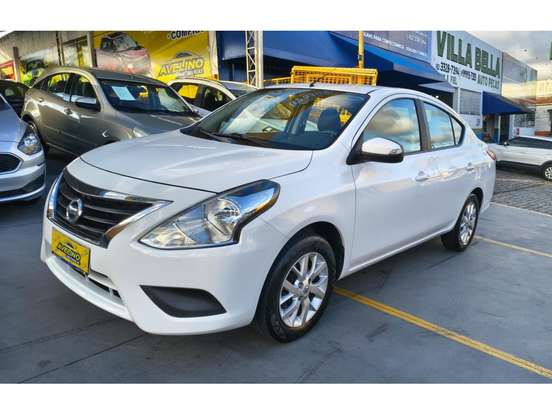 NISSAN-VERSA-2019