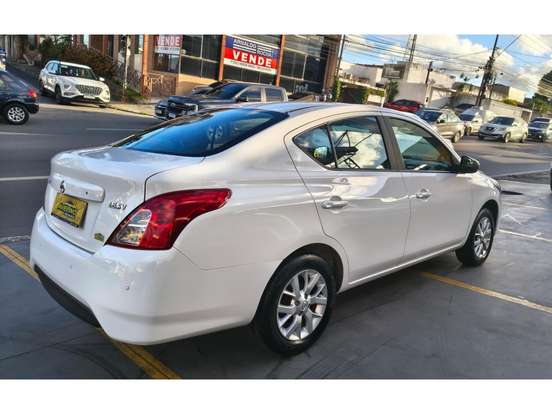 NISSAN-VERSA-2019