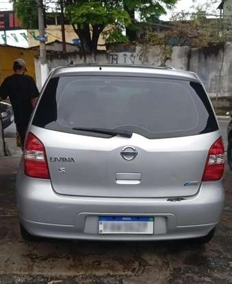 NISSAN-LIVINA-2012