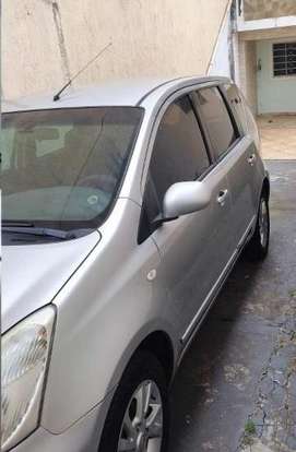 NISSAN-LIVINA-2012