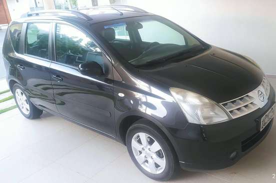 NISSAN-LIVINA-2011