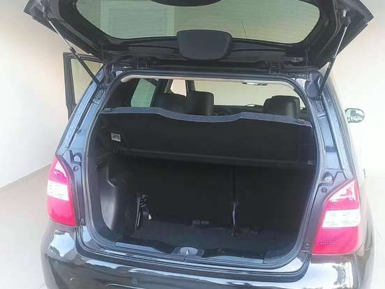 NISSAN-LIVINA-1.8 SL 16V FLEX 4P AUTOMÁTICO NISSAN-LIVINA-2011