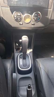 NISSAN-TIIDA-2012