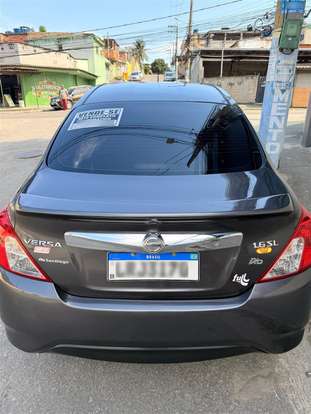 NISSAN-VERSA-2018