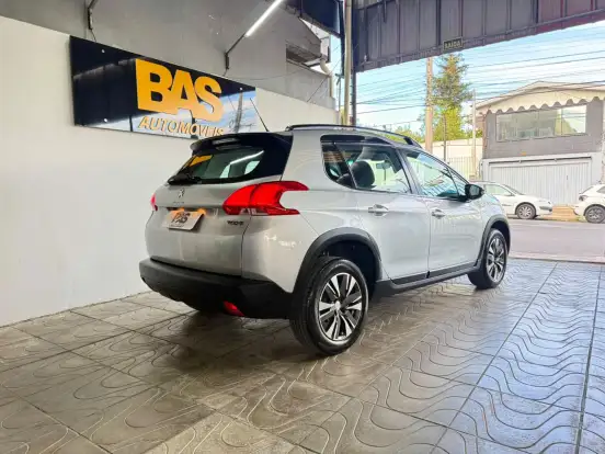 PEUGEOT-2008-2021