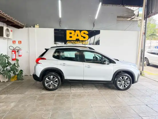 PEUGEOT-2008-2021