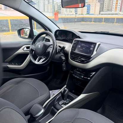 PEUGEOT-2008-2017