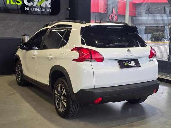 PEUGEOT-2008-2021